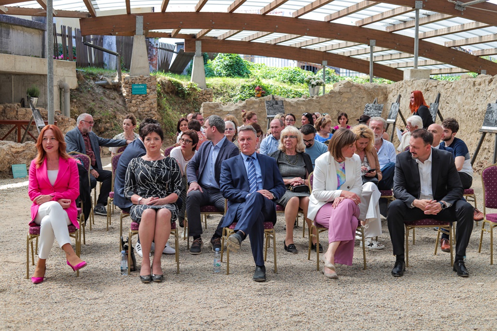 Image 5717921 (auto)