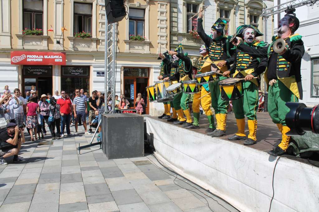 fanfaratranse028360180