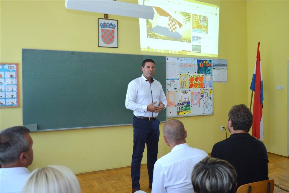 Image 3785809 (auto)