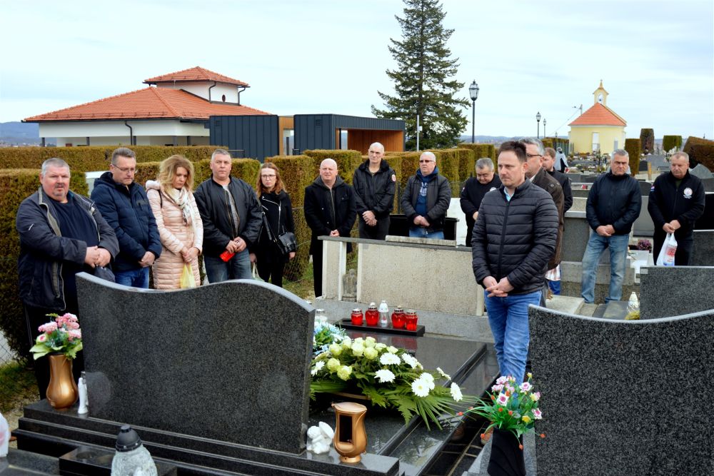 Image 4112567 (auto)