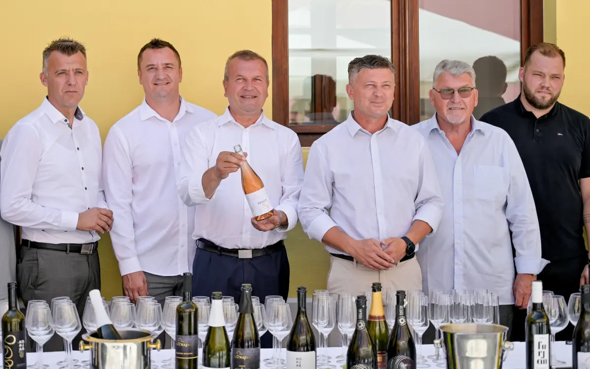 decanter_vina_vz_zupanija_2025 (3) decanter_vina_vz_zupanija_2025 (3)