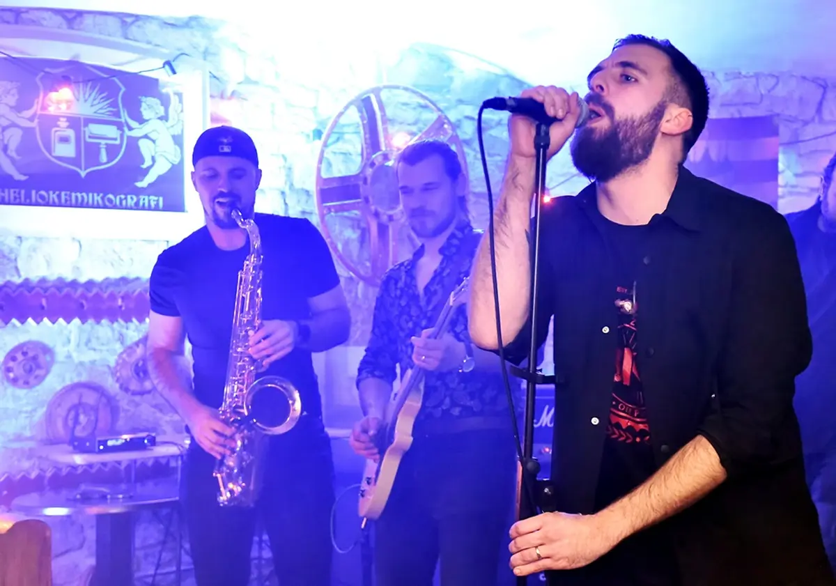 dodger artfool medina skrinja – vzhr 05