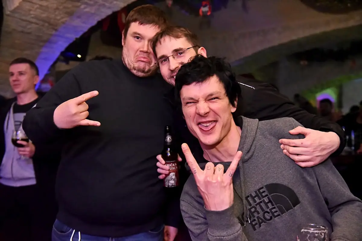 dodger artfool medina skrinja – vzhr 18