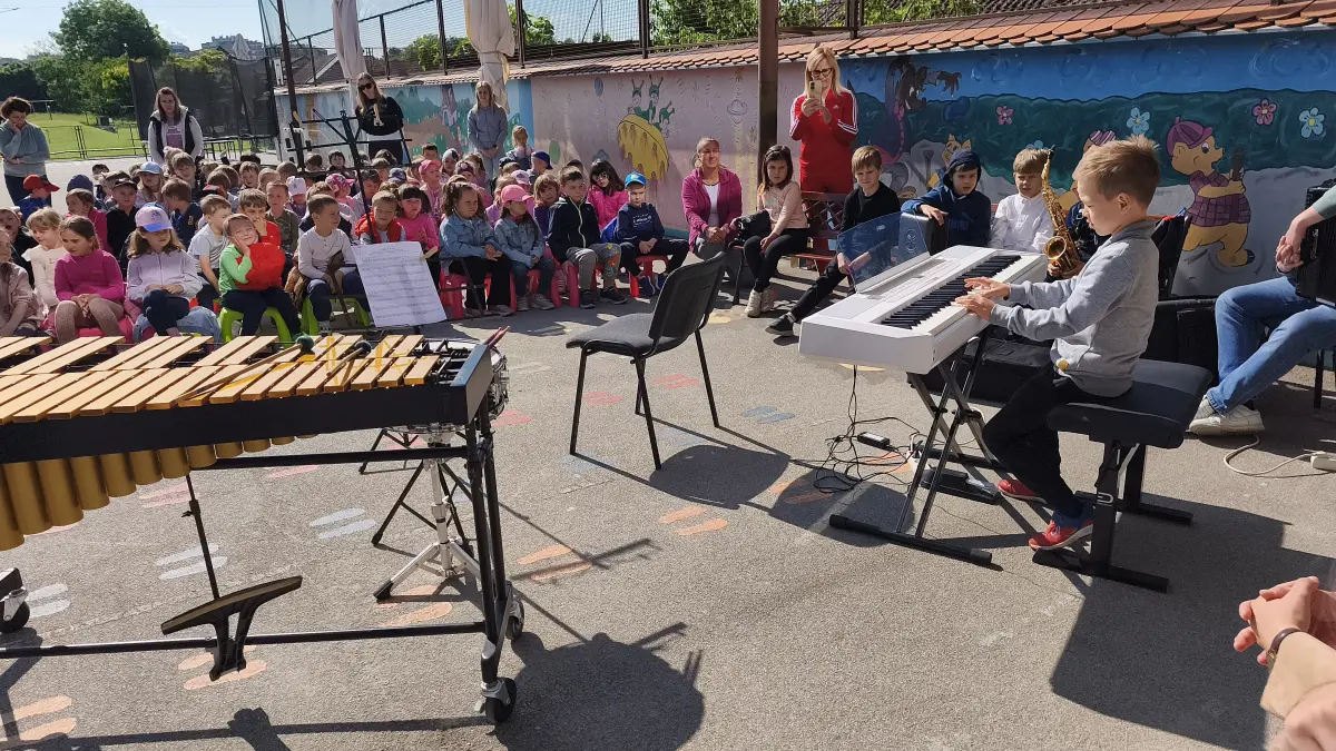 dv bajka glazbena skola 16