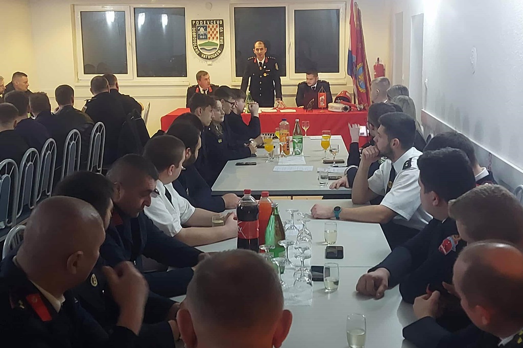 dvd podevcevo (5) dvd podevcevo (5)