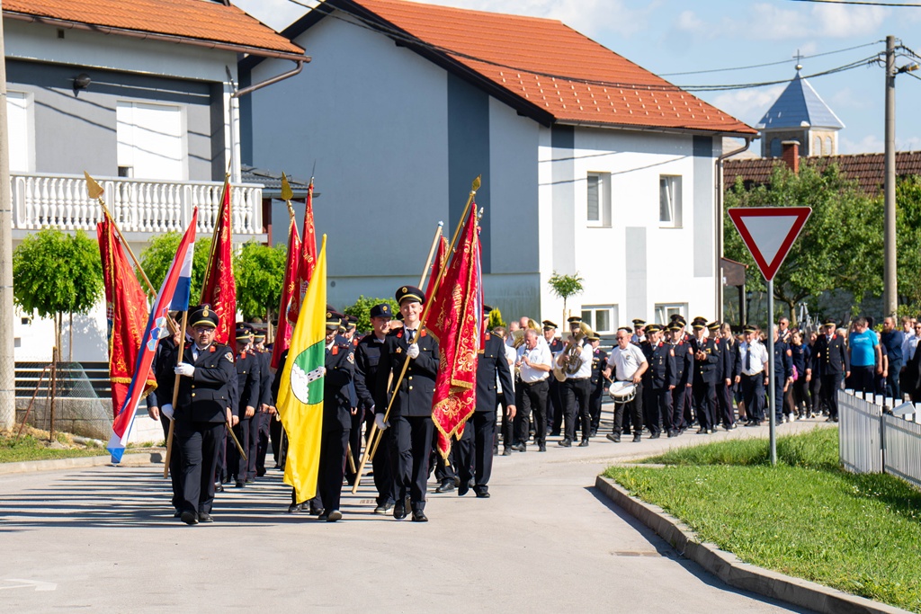 dvd strmec-70 godina (10) dvd strmec-70 godina (10)