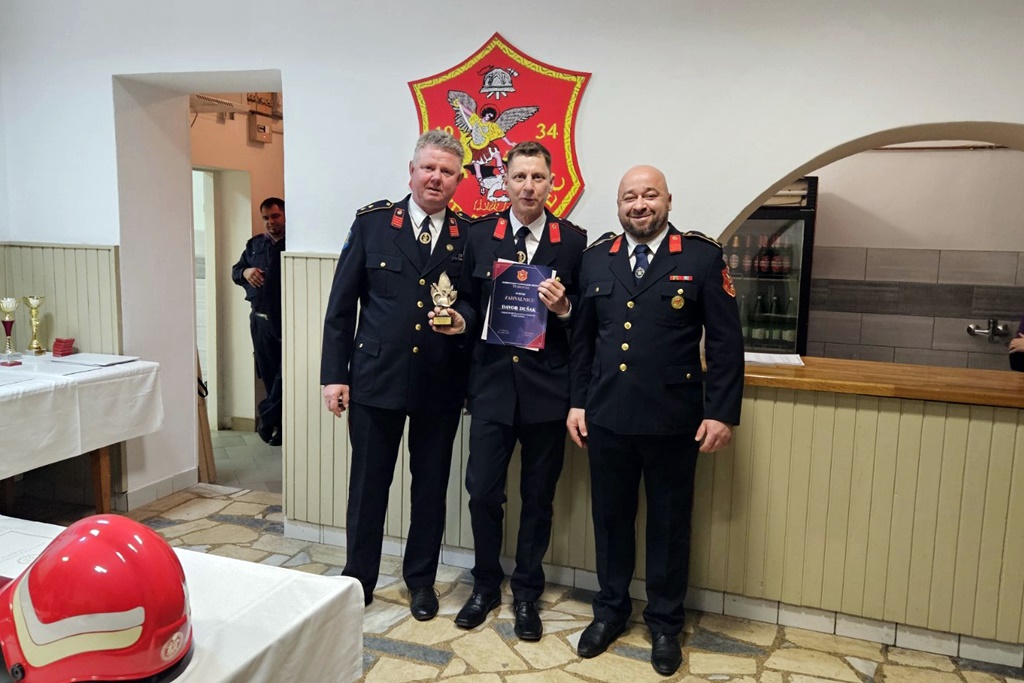 dvd tuhovec (24) dvd tuhovec (24)