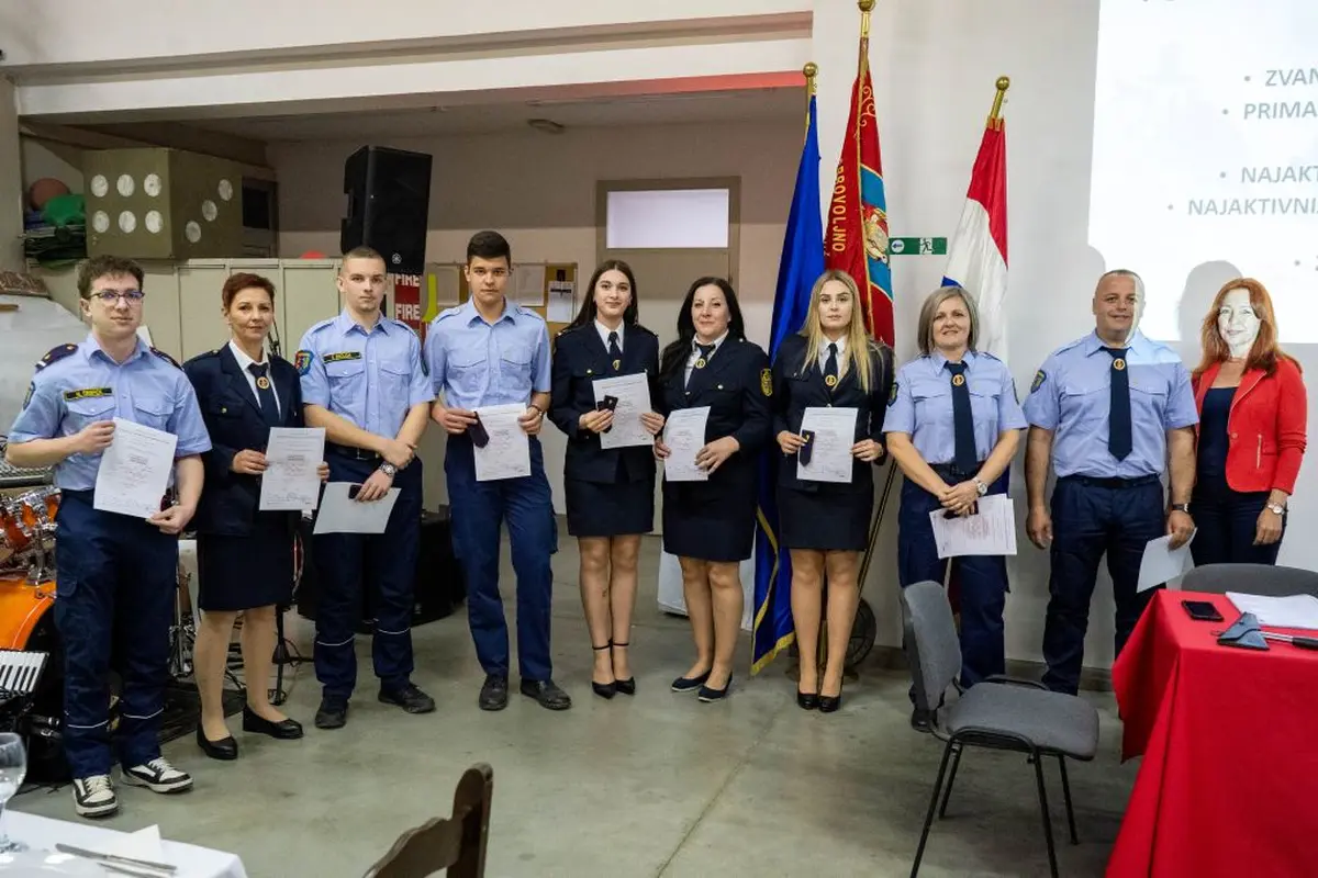 dvd varazdinske toplice-skupstina (6) dvd varazdinske toplice-skupstina (6)