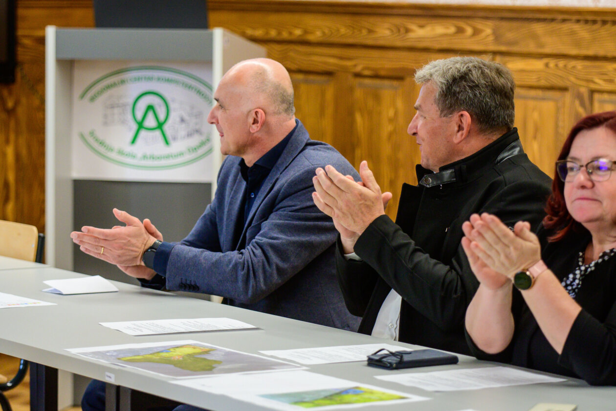 dvoracopekapotpisivanjeugovoraoizvodenjuradova (29 of 72) dvoracopekapotpisivanjeugovoraoizvodenjuradova (29 of 72)