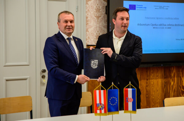 dvoracopekapotpisivanjeugovoraoizvodenjuradova (55 of 72) dvoracopekapotpisivanjeugovoraoizvodenjuradova (55 of 72)