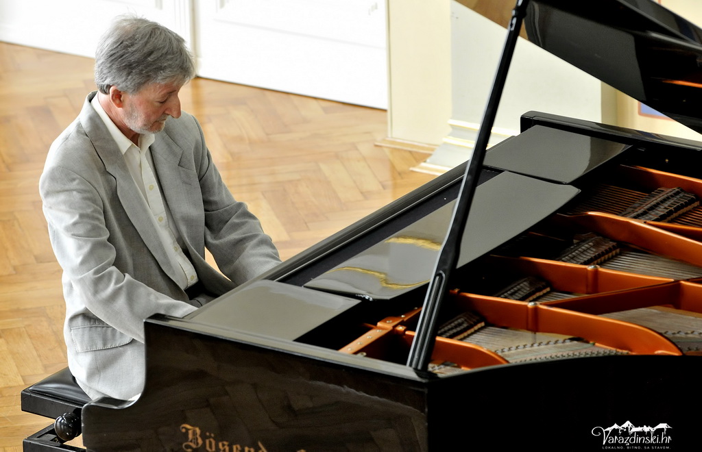 Image 3704339 (auto)