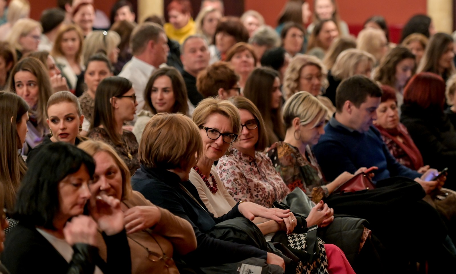 Tjedan smijeha, Kerekesh Teatar