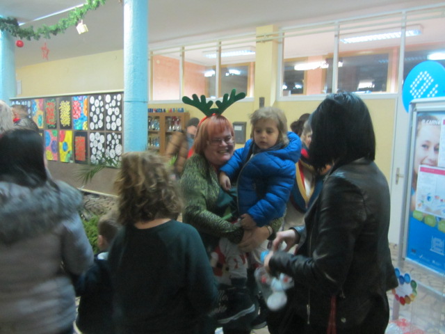 Božićni sajam u V. osnovnoj školi