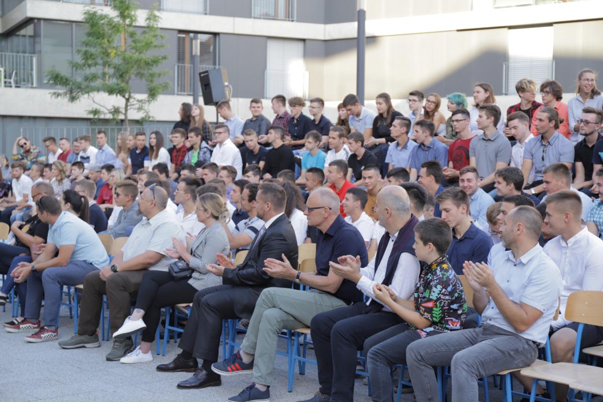 Image 5418862 (auto) Image 5418862 (auto)