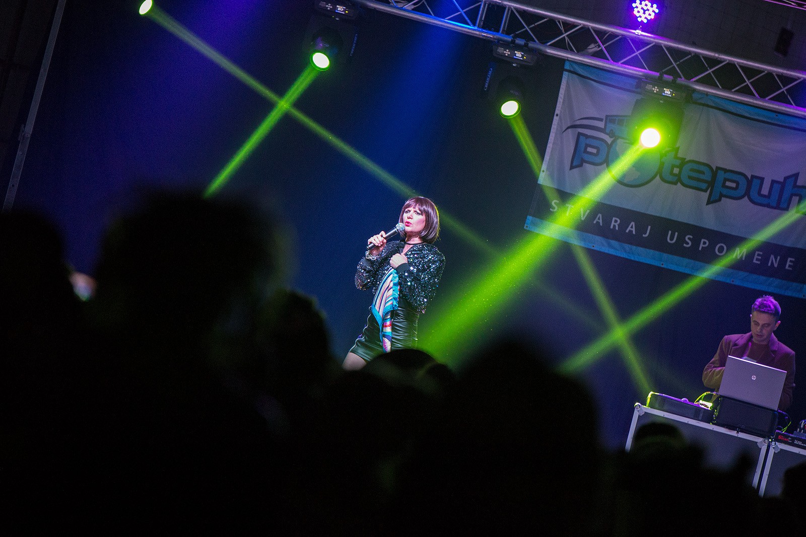 TRASH PARTY U PRELOGU Minea, Ivana Banfić i Ella napravile ludnicu na partyju!