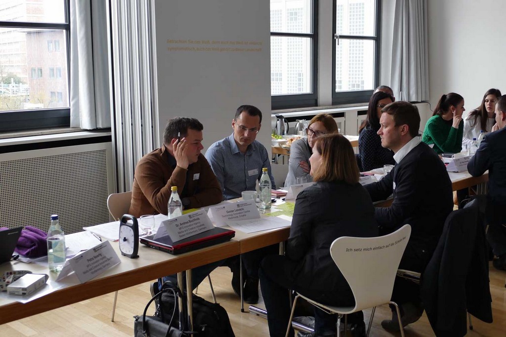 teamexcersizedigitranskickoffst