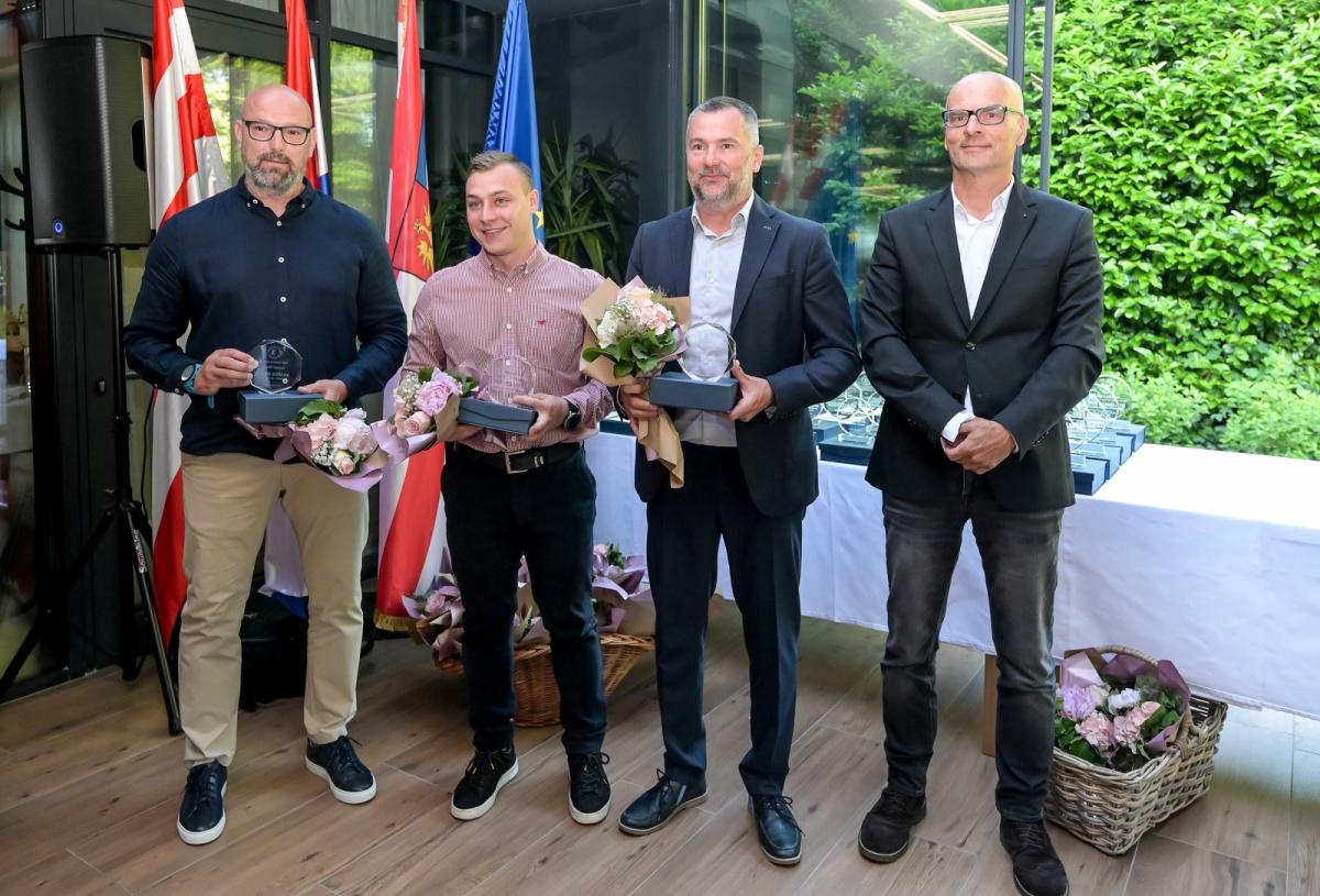 Image 5374112 (auto)