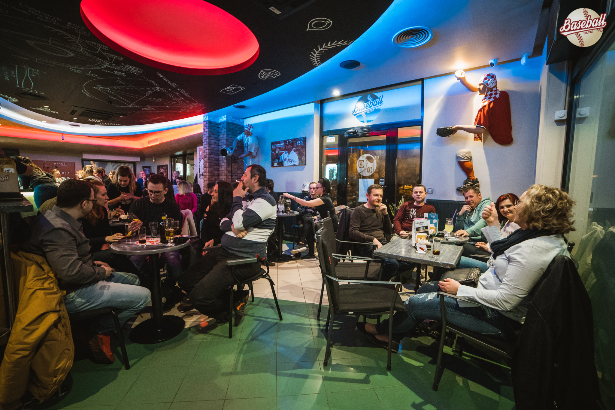 Studio smijeha u Baseball baru Studio smijeha u Baseball baru