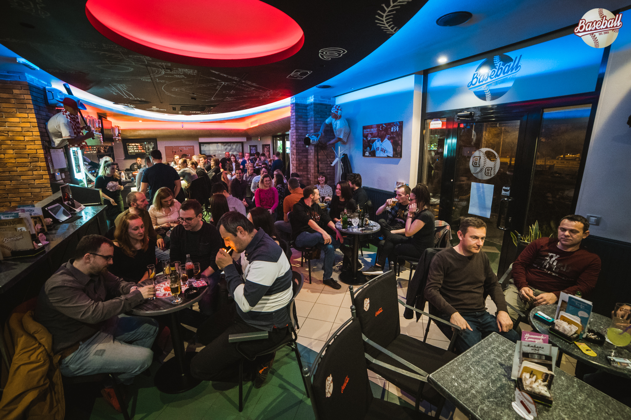 Studio smijeha u Baseball baru Studio smijeha u Baseball baru