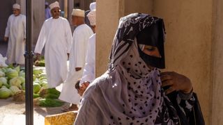 putovanjeumedjuzemljeoman000696