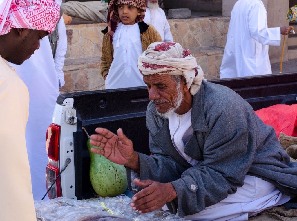 putovanjeumedjuzemljeoman000970