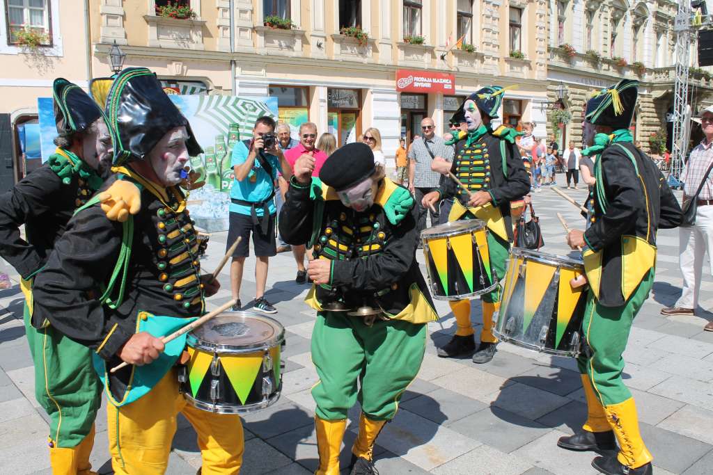 fanfaratranse023611630