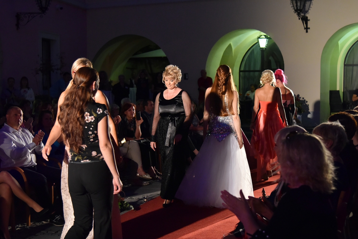 Modna revija u atriju Županijske palače