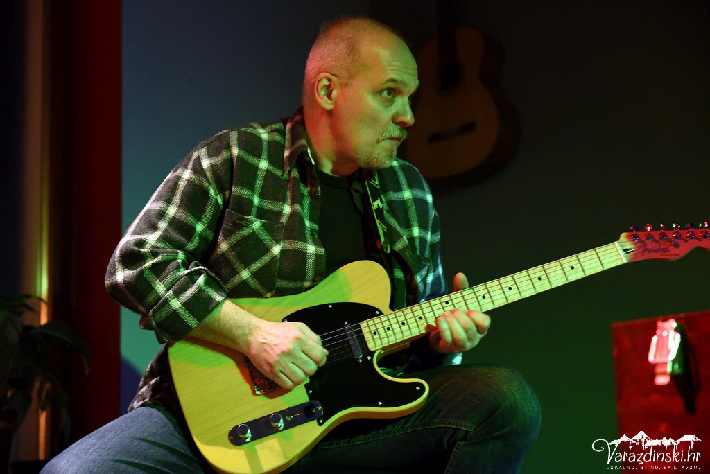 Image 4087251 (auto)