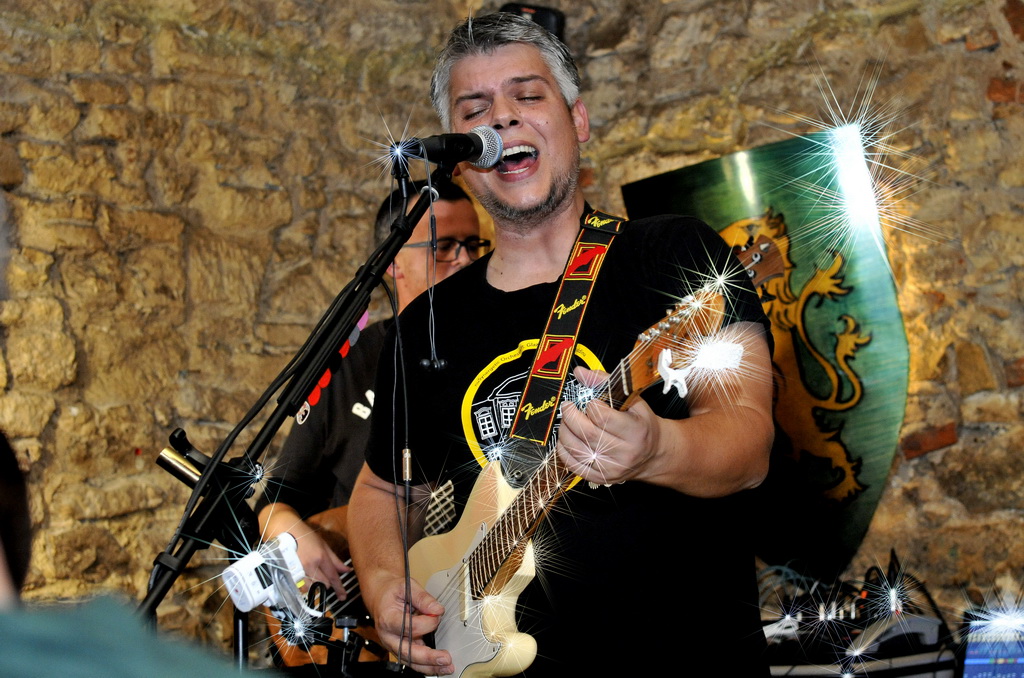 IT’S ONLY ROCK ‘N’ ROLL Band jamIT prodrmao publiku u Medinu škrinji