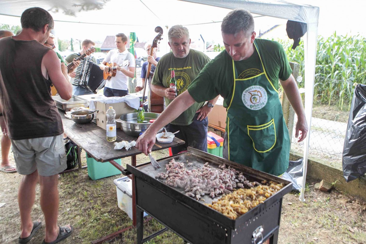 Seoske igre starih sportova u Salinovcu