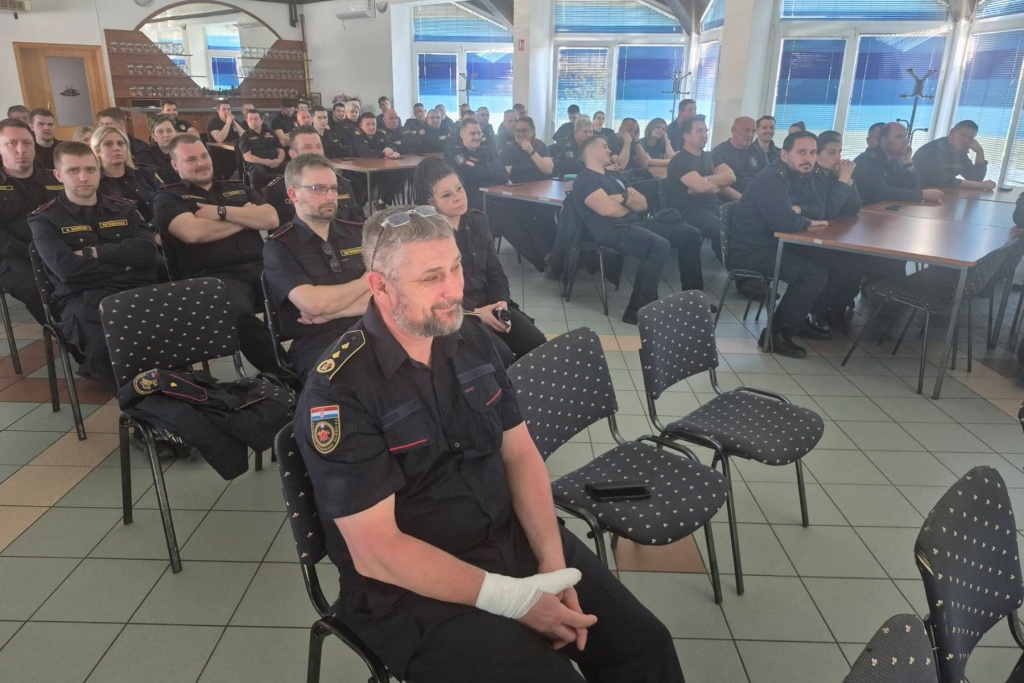 edukacija vatrogasaca (4) edukacija vatrogasaca (4)