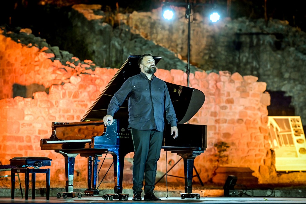 Noctes Aquae Iasae, Gianfranco Pappalardo Fiumara