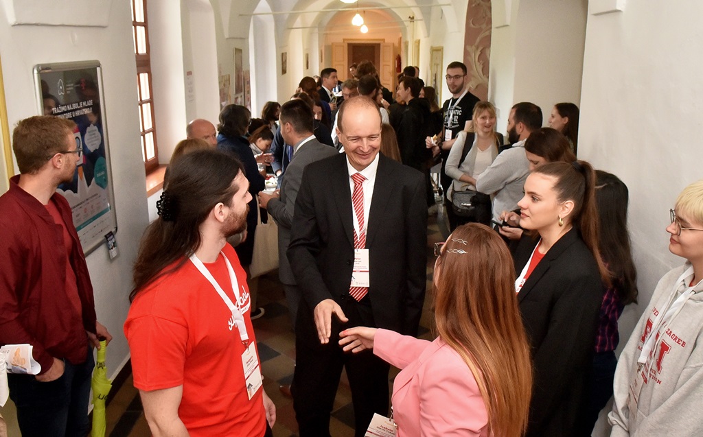 Image 5689651 (auto)