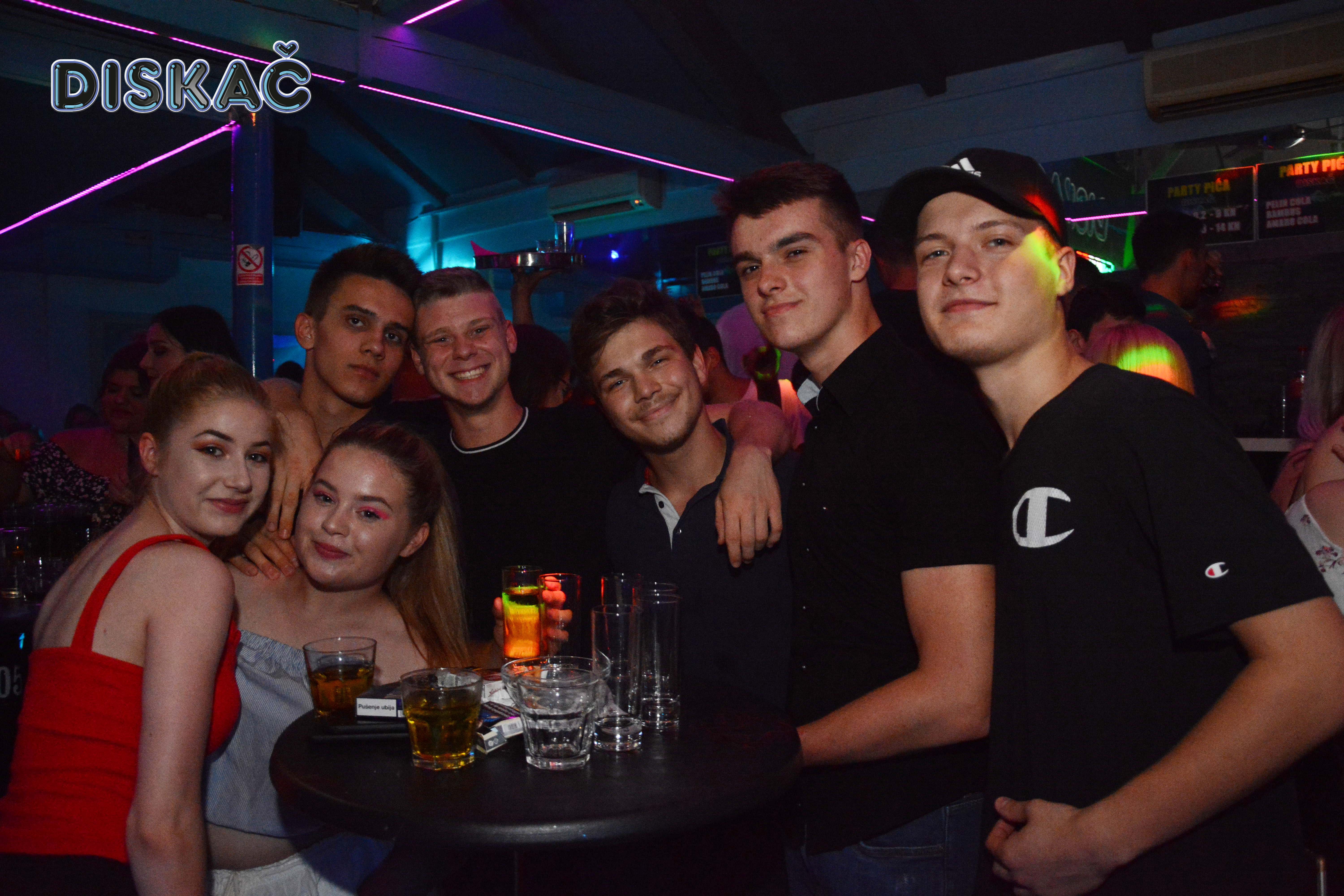 Image 3834447 (auto)