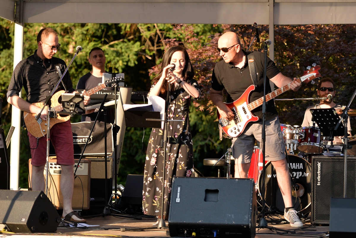 Image 2703287 (auto)