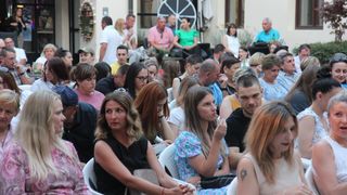 Image 5423336 (auto) Image 5423336 (auto)