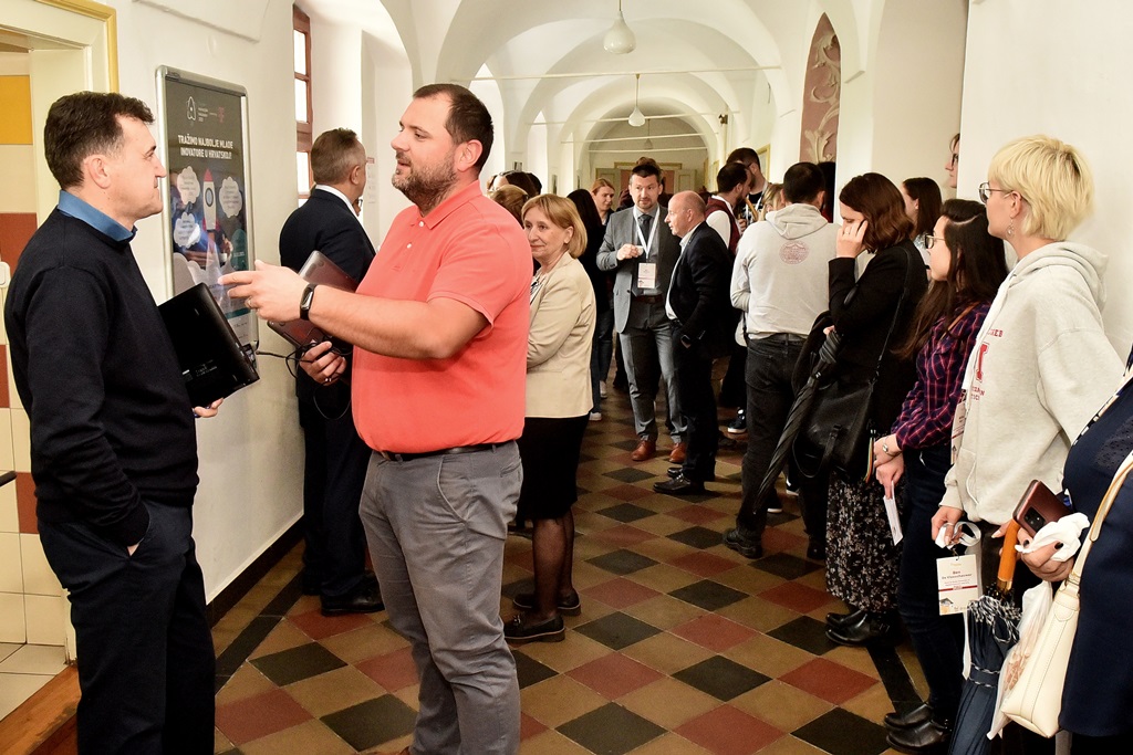 Image 5689645 (auto)