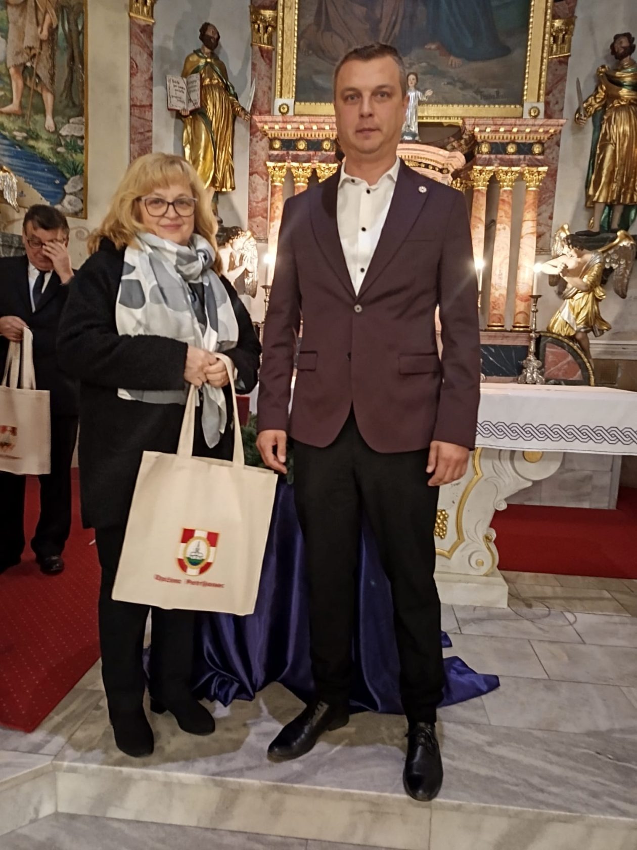 f87cc933-4cc8-4f40-9238-d2d77bc18de6