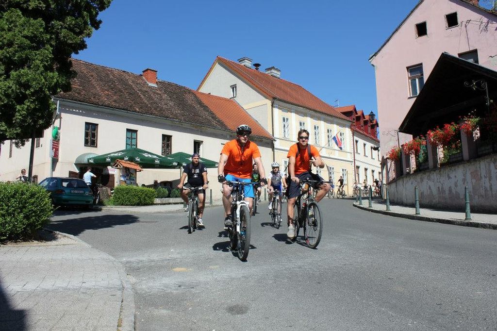 1103864610153526773869040507825