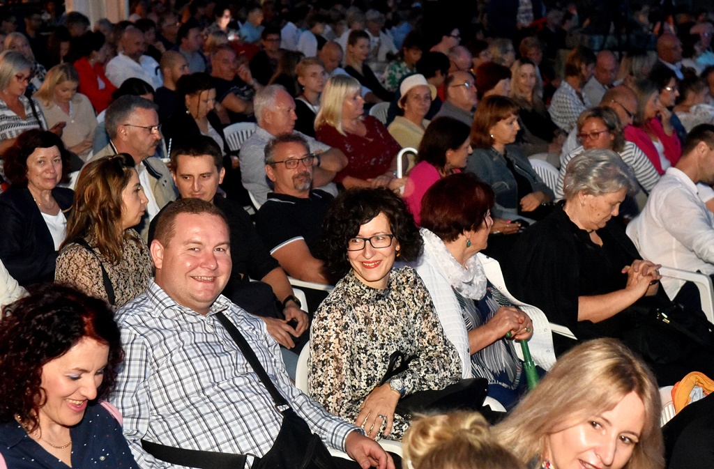 Zorica Kondža, Tedi Spalato