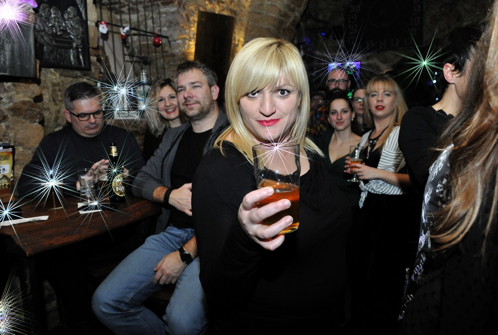 IT’S ONLY ROCK ‘N’ ROLL Band jamIT prodrmao publiku u Medinu škrinji