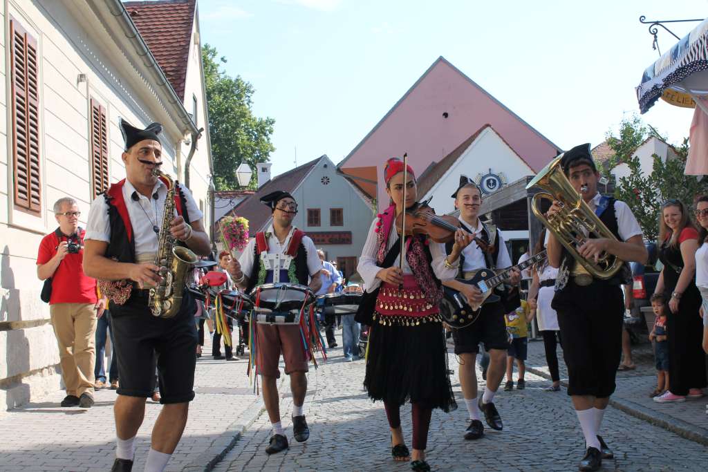 fanfaratranse003479043