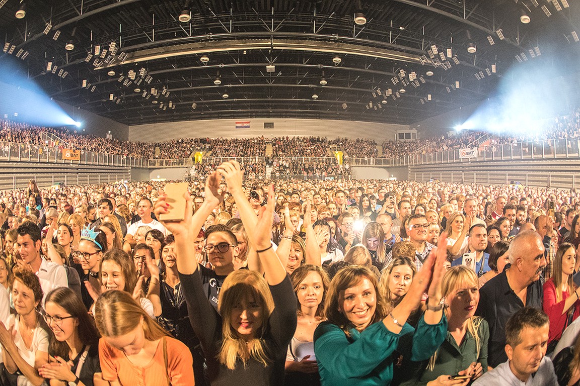 Pogledajte kako je bilo na velikom koncertu Zdravka Čolića u varaždinskoj Areni
