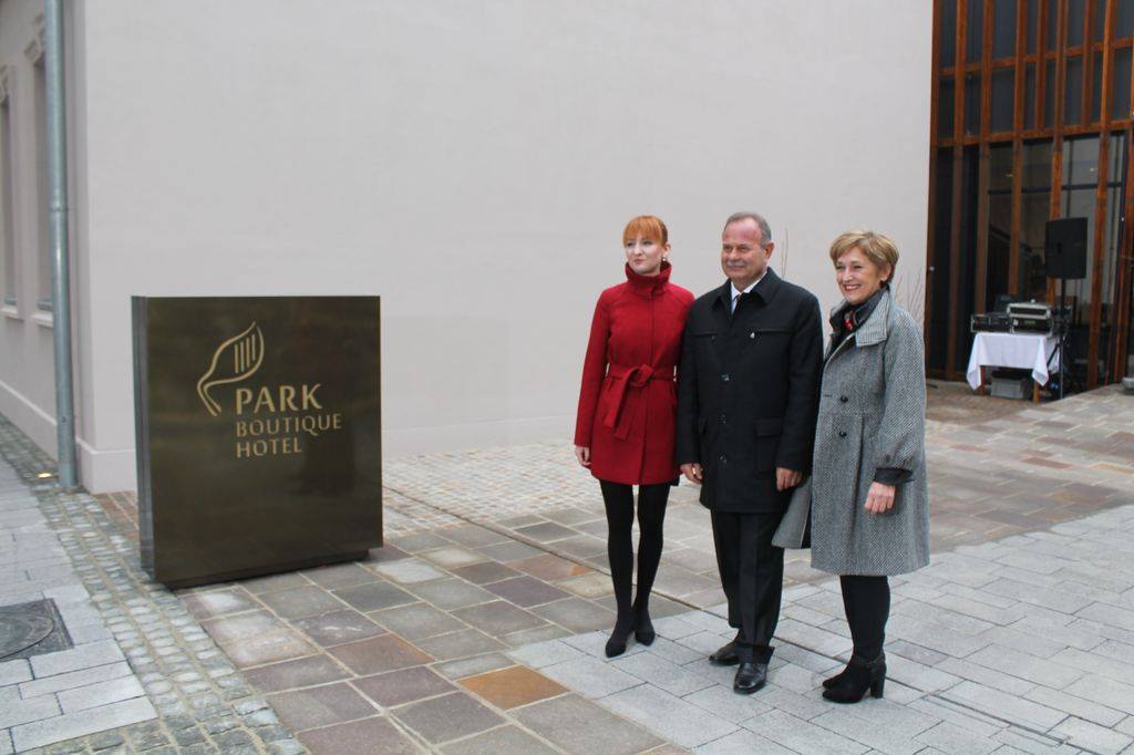 1234289210204928046544242106640