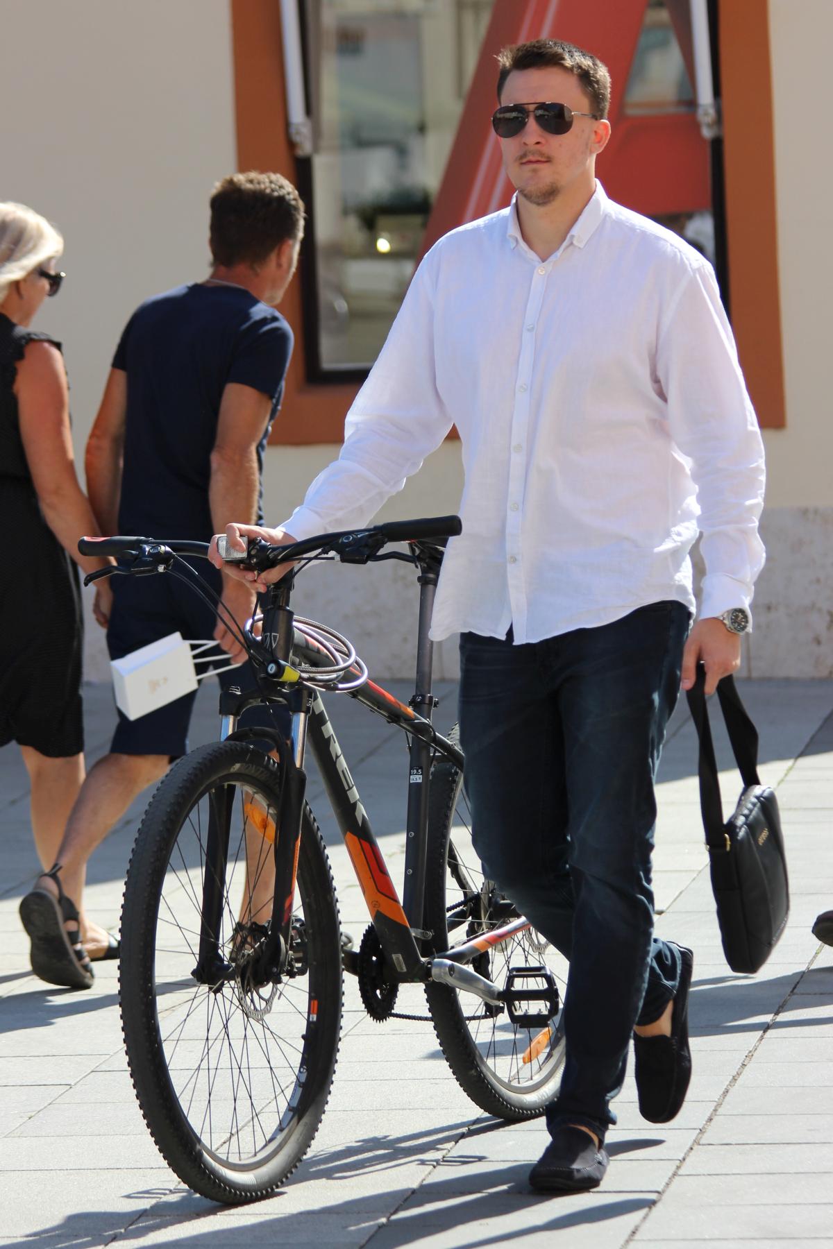 Image 5444846 (auto)