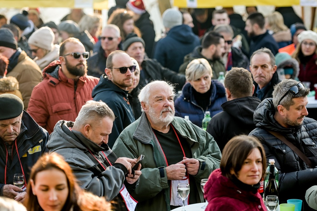 gnm docek u podne (13) gnm docek u podne (13)