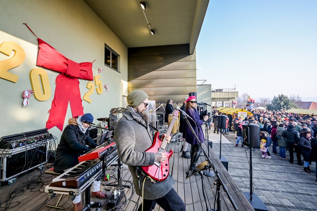 gnm docek u podne (24) gnm docek u podne (24)