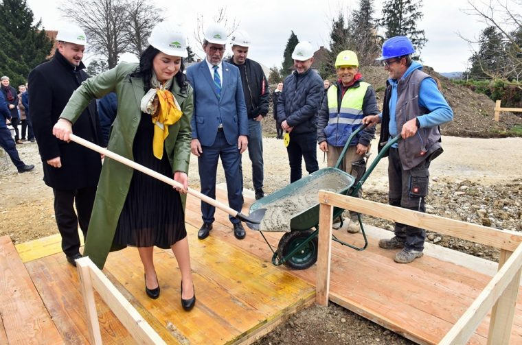 gnm kamen temeljac za dv (7) gnm kamen temeljac za dv (7)