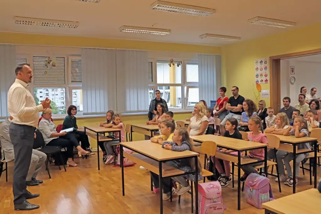 gnm-prvi dan skole (16)