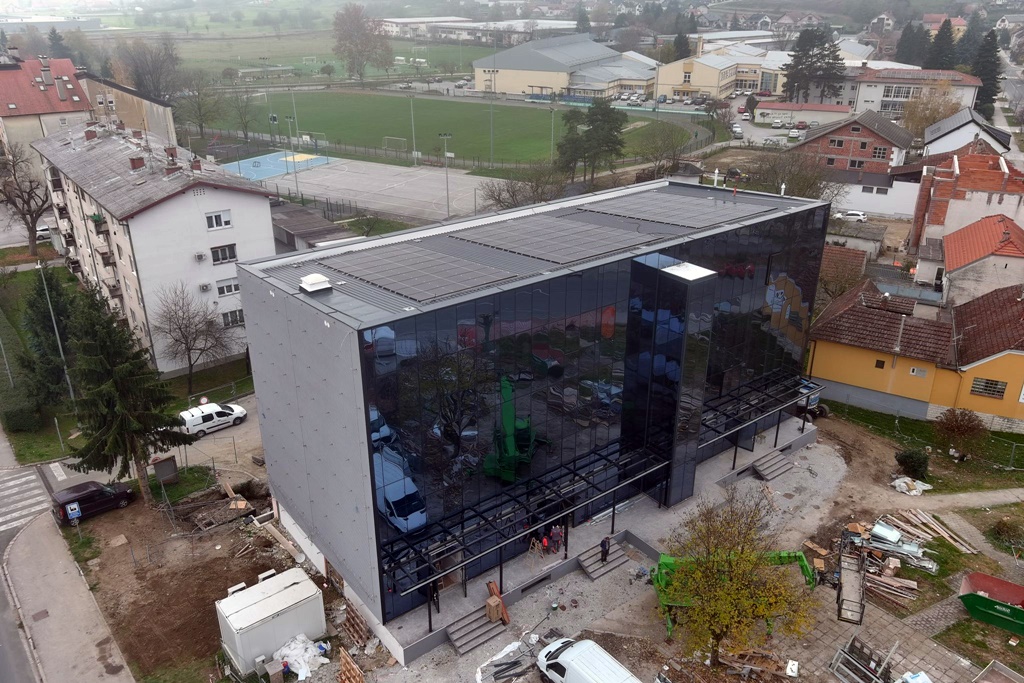 gnm upravna zgrada (1) gnm upravna zgrada (1)